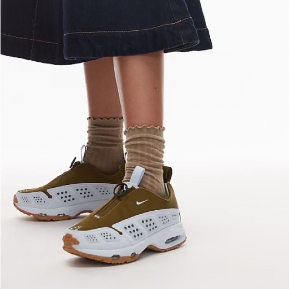 Nike Air Max SNDR sunder SneakerWomen's 6 Olive Flak
